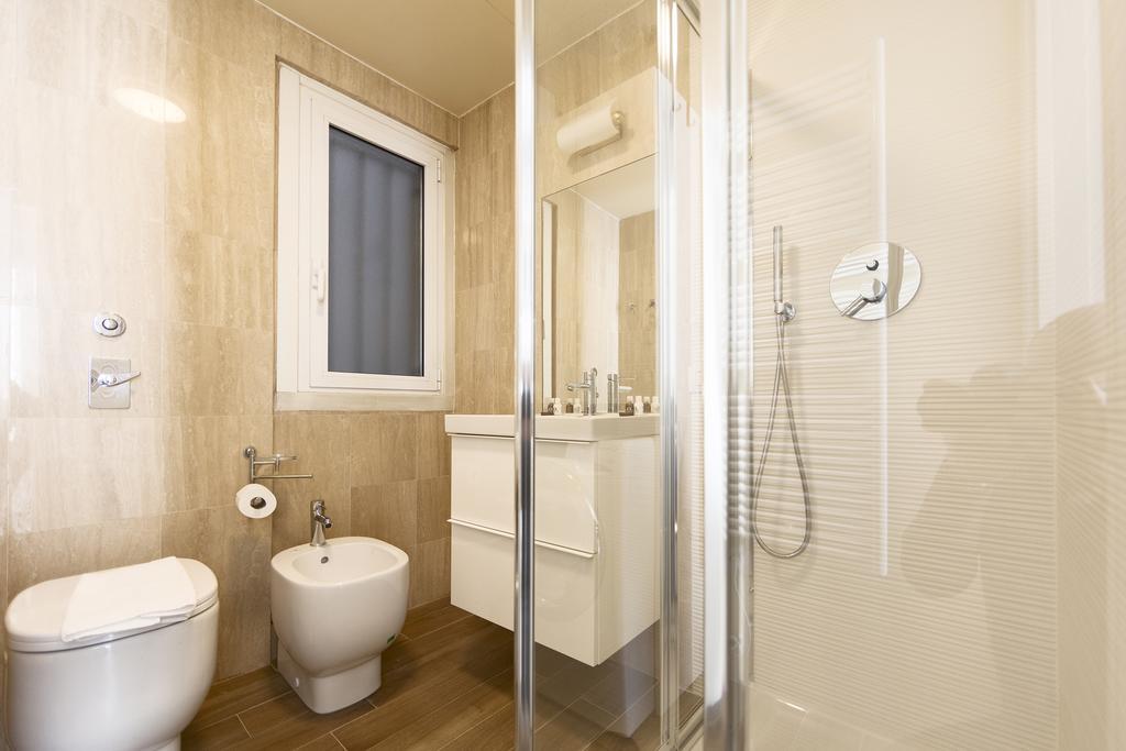 Heart Milan Apartments Duomo Sanbarnaba ภายนอก รูปภาพ